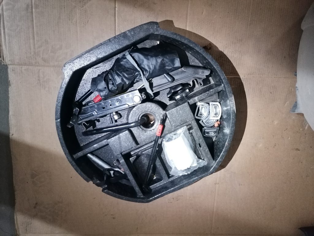 Instrumentu komplekts priekš VW TOURAN 2005 1 Instrumentu komplekts priekš VW TOURAN 2005