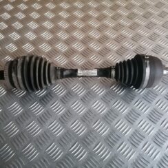 Pusass priekšējā kreisā priekš VOLVO V70 2007