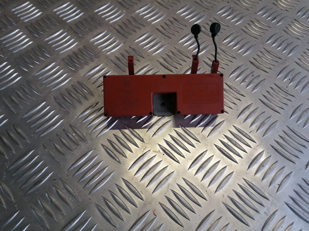 Antenas pastiprinātāja bloks priekš VOLVO V70 2007 1 Antenas pastiprinātāja bloks priekš VOLVO V70 2007