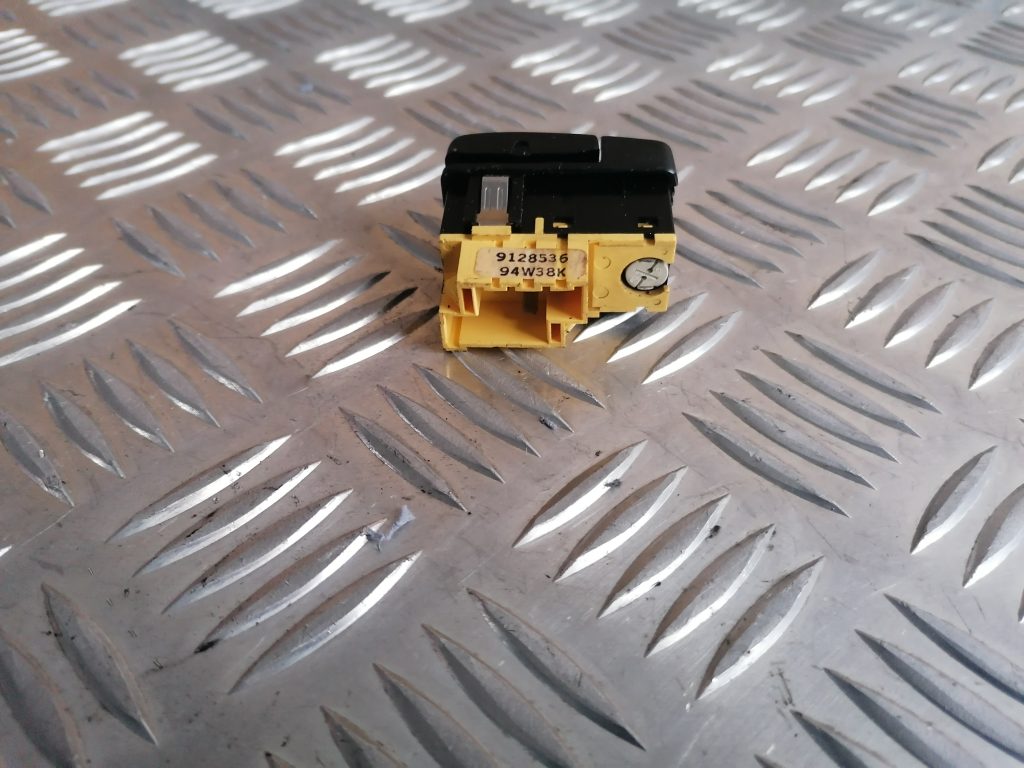 Miglas lukturu ieslēgšanas poga priekš VOLVO 850 1995 2 Miglas lukturu ieslēgšanas poga priekš VOLVO 850 1995