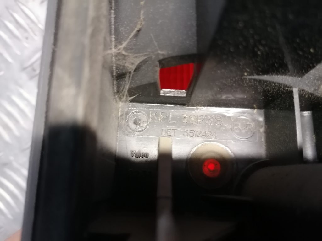 Aizmugurējais kreisais lukturis priekš VOLVO 850 1995 2 Aizmugurējais kreisais lukturis priekš VOLVO 850 1995