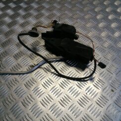 Aizmugurējo labo durvju slēdzene priekš VOLVO 850 1995