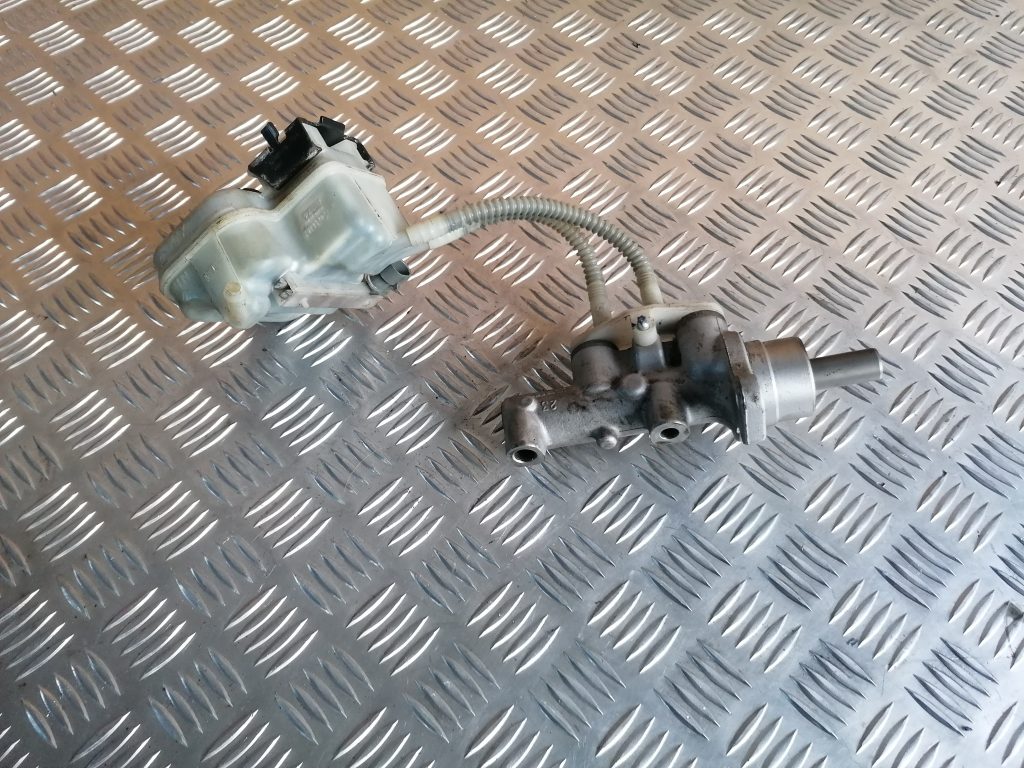 Bremžu pastiprinātāja galvenais cilindrs priekš OPEL MERIVA 2005 1 Bremžu pastiprinātāja galvenais cilindrs priekš OPEL MERIVA 2005