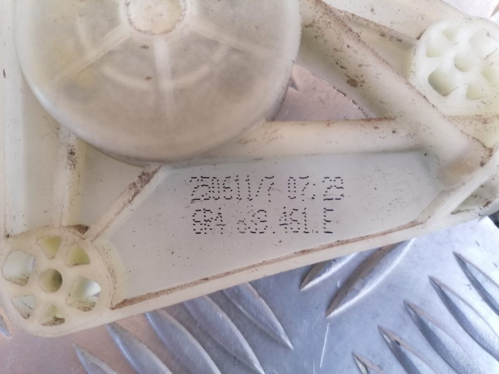 Stikla pacelšanas mehānisms aizmugurējais kreisais priekš VW POLO 2011 2 Stikla pacelšanas mehānisms aizmugurējais kreisais priekš VW POLO 2011