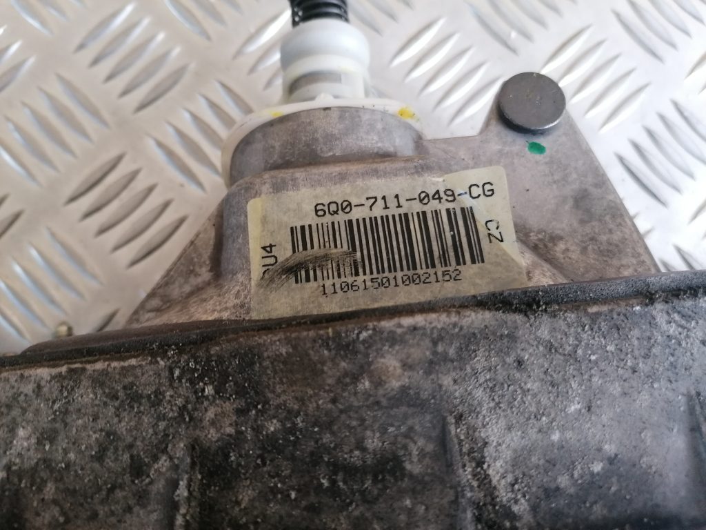 Ātrumu pārslēgšanas slēdzis priekš VW POLO 2011 2 Ātrumu pārslēgšanas slēdzis priekš VW POLO 2011