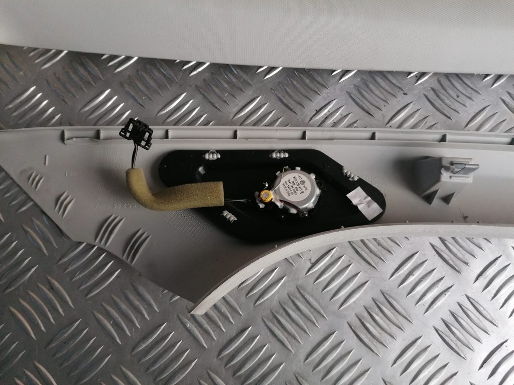 Priekšējas salona statnes apdare priekš VW POLO 2011 2 Priekšējas salona statnes apdare priekš VW POLO 2011