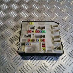 Drošinātāju relejas kaste priekš RENAULT MEGANE 2011