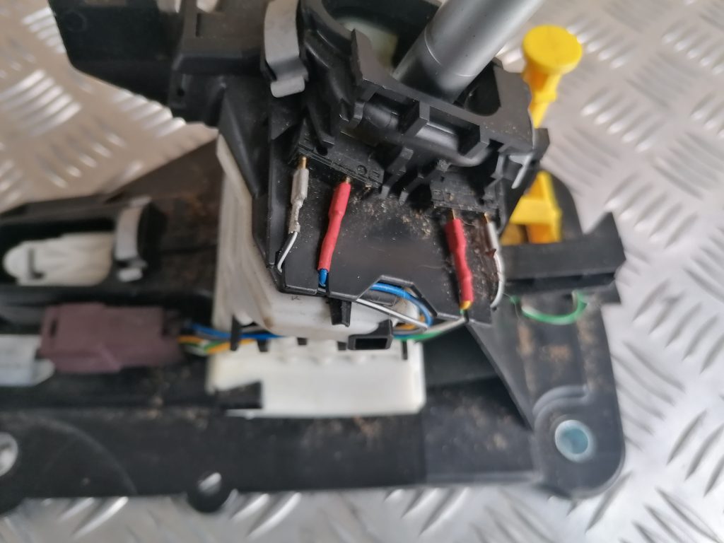 Ātrumu pārslēgšanas slēdzis priekš RENAULT MEGANE 2011 3 Ātrumu pārslēgšanas slēdzis priekš RENAULT MEGANE 2011