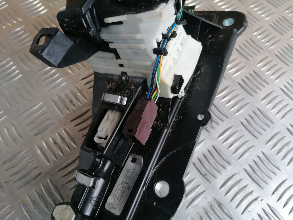 Ātrumu pārslēgšanas slēdzis priekš RENAULT MEGANE 2011 4 Ātrumu pārslēgšanas slēdzis priekš RENAULT MEGANE 2011