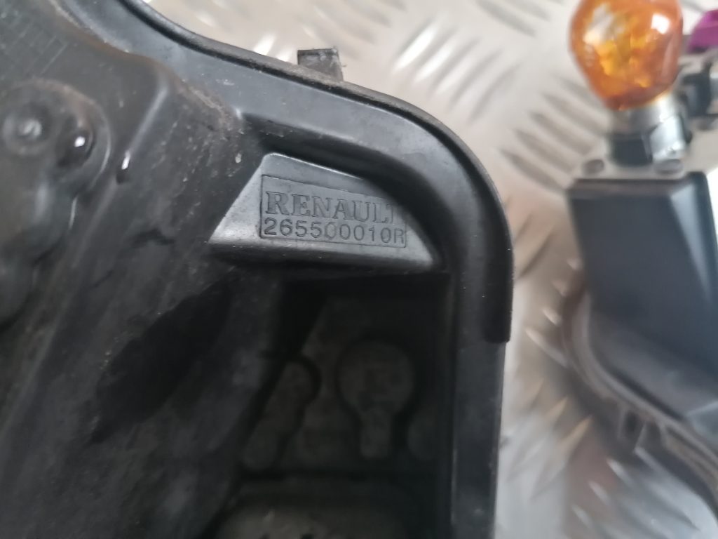 Aizmugures luktura spuldzes turētājs priekš RENAULT MEGANE 2011 3 Aizmugures luktura spuldzes turētājs priekš RENAULT MEGANE 2011