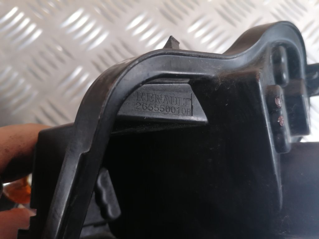 Aizmugures luktura spuldzes turētājs priekš RENAULT MEGANE 2011 2 Aizmugures luktura spuldzes turētājs priekš RENAULT MEGANE 2011