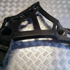 Aizmugurējā spārna un bufera stiprinājums priekš RENAULT MEGANE 2011