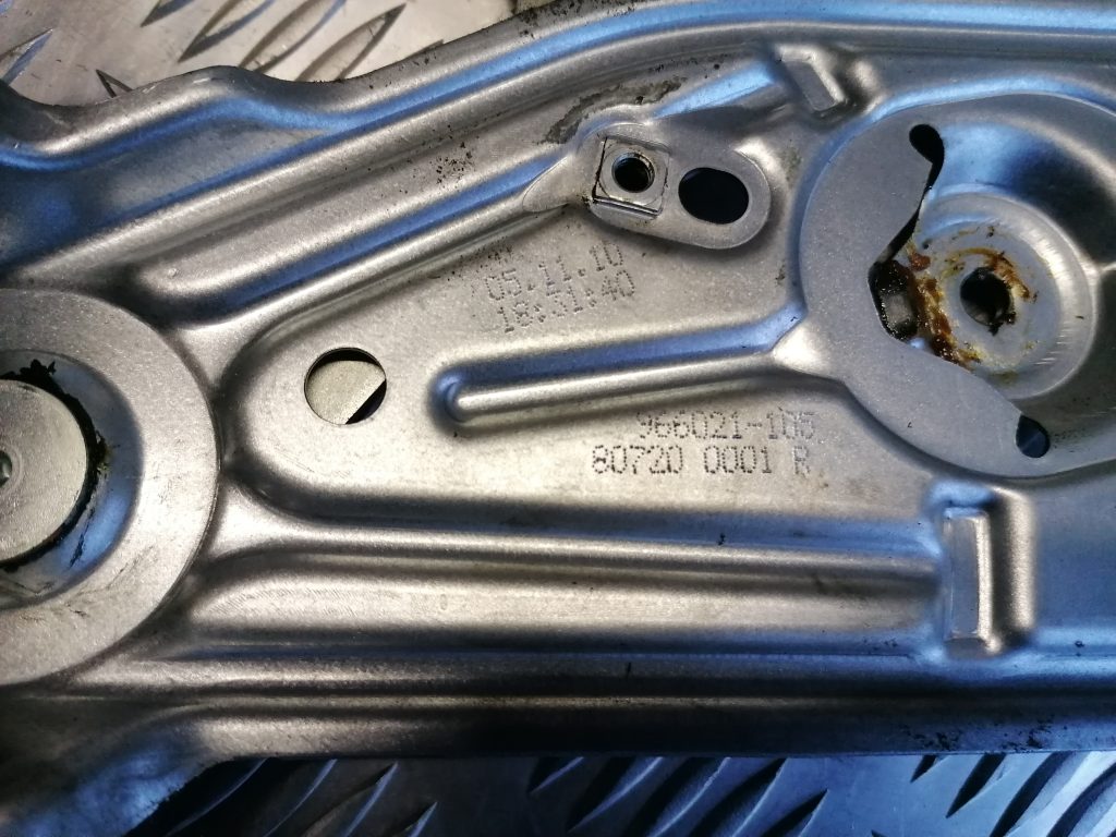 Stikla pacelšanas mehānisms priekšējais labais priekš RENAULT MEGANE 2011 2 Stikla pacelšanas mehānisms priekšējais labais priekš RENAULT MEGANE 2011