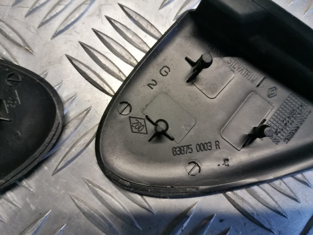 Priekšēja spārna uzlika/moldings priekš RENAULT MEGANE 2011 3 Priekšēja spārna uzlika/moldings priekš RENAULT MEGANE 2011