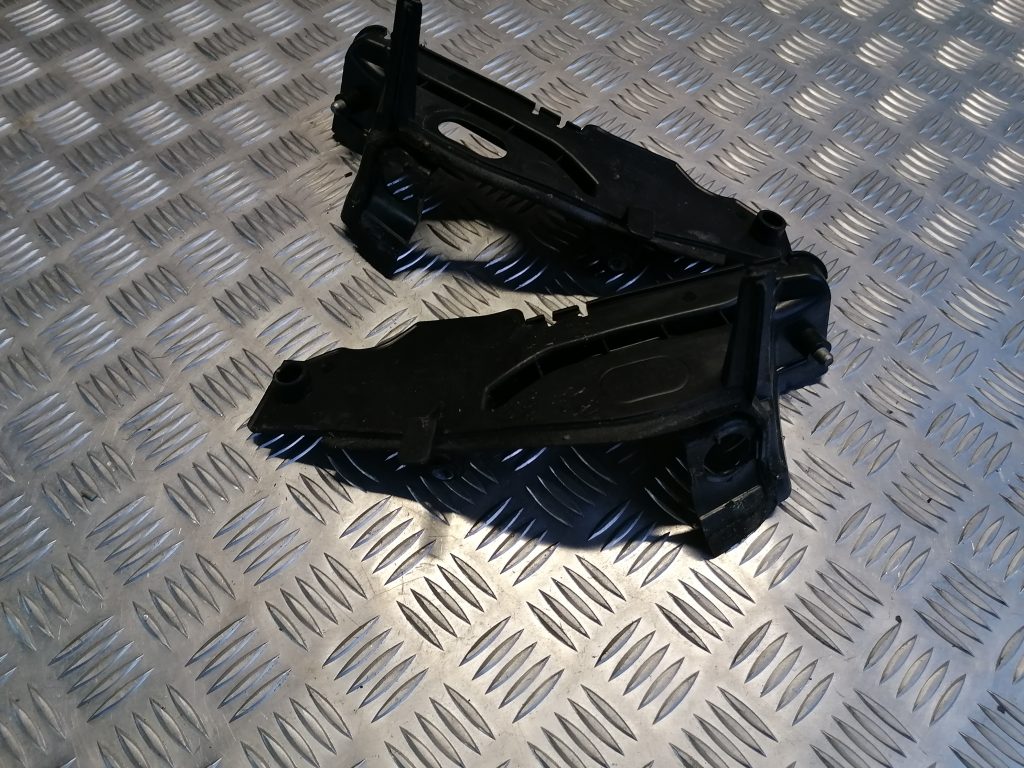 Vējstikla uzlika (deflektors) priekš RENAULT MEGANE 2011 1 Vējstikla uzlika (deflektors) priekš RENAULT MEGANE 2011