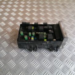 Drošinātāju relejas kaste priekš CHRYSLER GRAND VOYAGER 2004