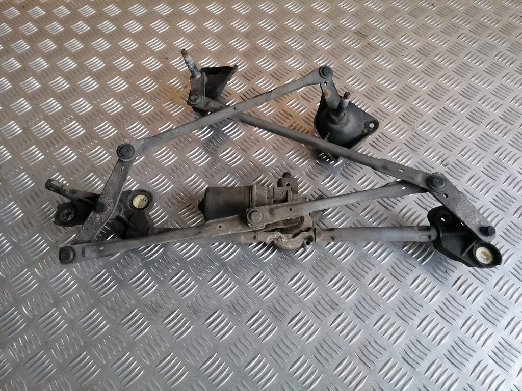 Vējstikla tīrīšanas mehānisms priekš CHRYSLER GRAND VOYAGER 2004 1 Vējstikla tīrīšanas mehānisms priekš CHRYSLER GRAND VOYAGER 2004