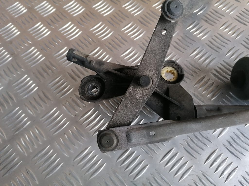 Vējstikla tīrīšanas mehānisms priekš CHRYSLER GRAND VOYAGER 2004 3 Vējstikla tīrīšanas mehānisms priekš CHRYSLER GRAND VOYAGER 2004