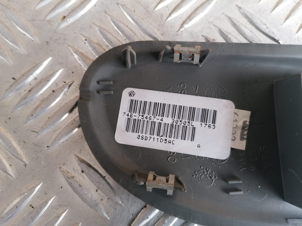 Stikla pacelšanas poga priekš CHRYSLER GRAND VOYAGER 2004 3 Stikla pacelšanas poga priekš CHRYSLER GRAND VOYAGER 2004