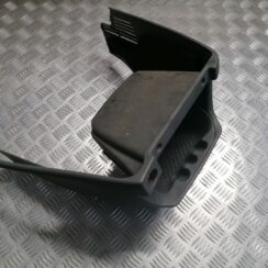 Mantu glabāšanas nodalījums centrā priekš CHRYSLER GRAND VOYAGER 2004