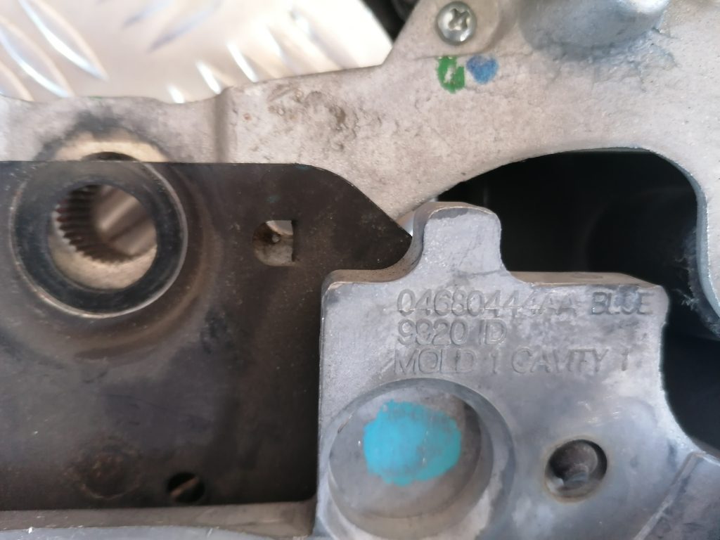 Stūre priekš CHRYSLER GRAND VOYAGER 2004 4 Stūre priekš CHRYSLER GRAND VOYAGER 2004