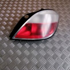 Aizmugurējais labais lukturis priekš OPEL ASTRA H 2006