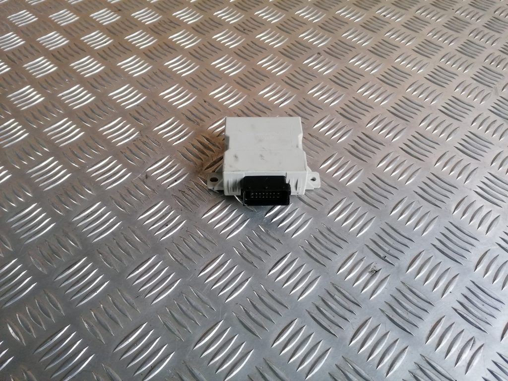 Vējstikla tīrīšanas mehānisma releja priekš TOYOTA COROLLA VERSO 2005 1 Vējstikla tīrīšanas mehānisma releja priekš TOYOTA COROLLA VERSO 2005