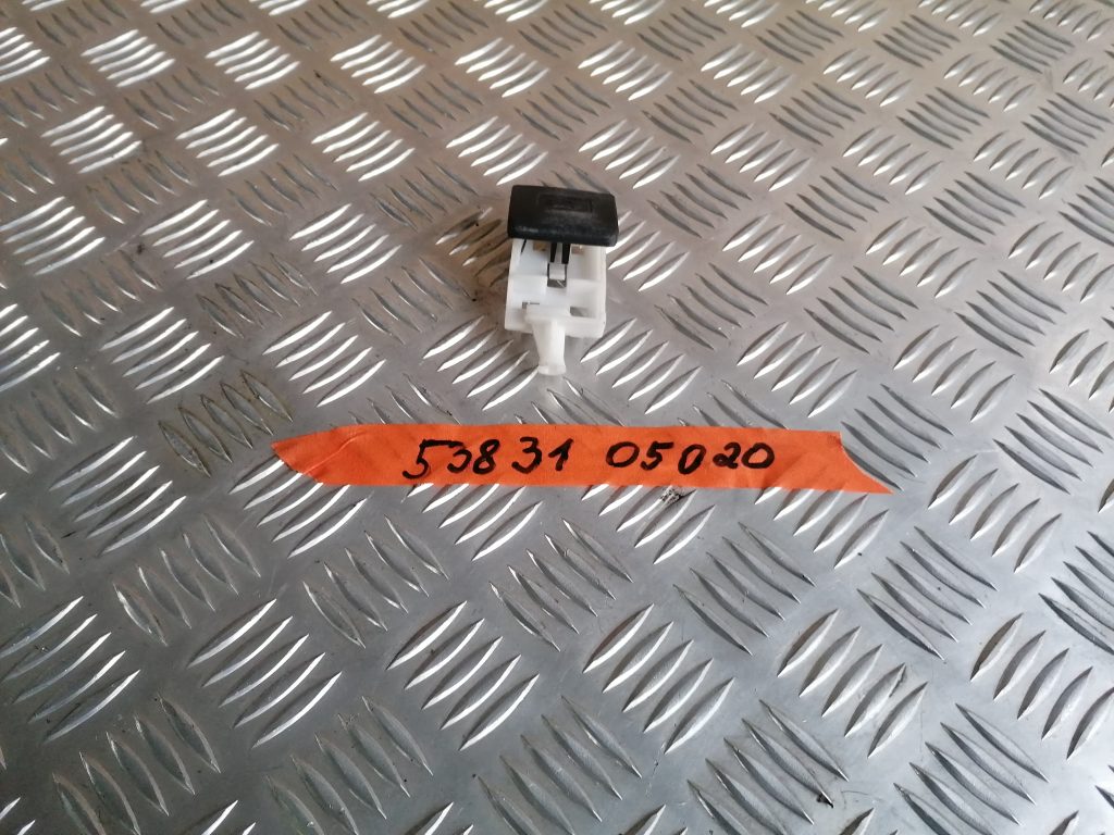 Pārsega atveršanas rokturis salonā priekš TOYOTA COROLLA VERSO 2005 2 Pārsega atveršanas rokturis salonā priekš TOYOTA COROLLA VERSO 2005