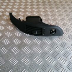 Mērinstrumentu paneļa gaisa vads, centrā priekš TOYOTA COROLLA VERSO 2005