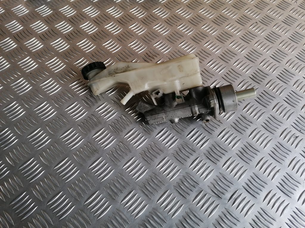 Bremžu pastiprinātāja galvenais cilindrs priekš TOYOTA COROLLA VERSO 2005 1 Bremžu pastiprinātāja galvenais cilindrs priekš TOYOTA COROLLA VERSO 2005