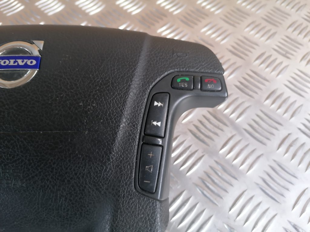 Stūres drošības spilvens priekš VOLVO V70 2004 3 Stūres drošības spilvens priekš VOLVO V70 2004