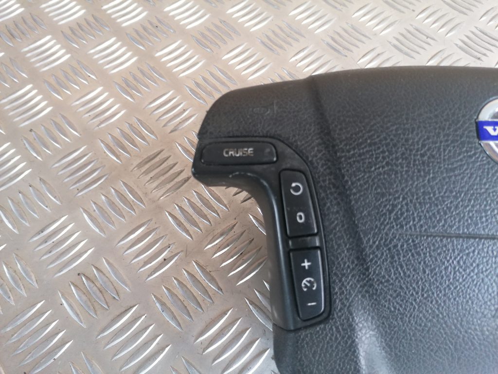 Stūres drošības spilvens priekš VOLVO V70 2004 5 Stūres drošības spilvens priekš VOLVO V70 2004