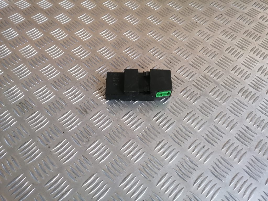 ESP ātruma devējs priekš VOLVO V70 2004 1 ESP ātruma devējs priekš VOLVO V70 2004