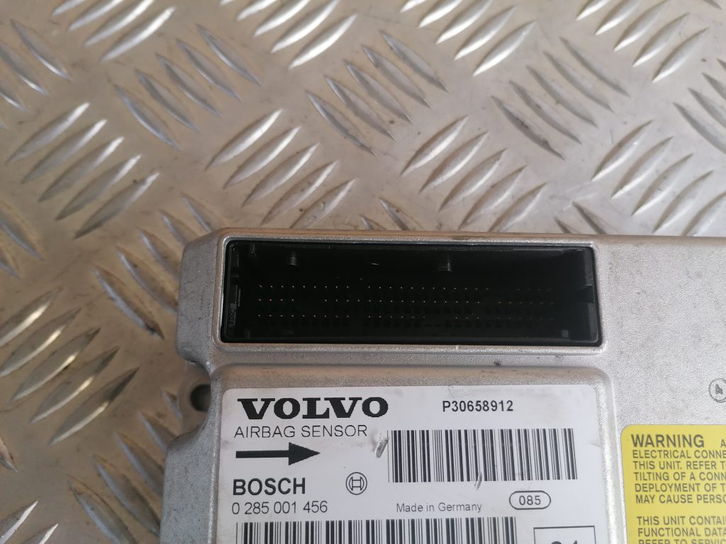 Drošības spilvena vadības bloks priekš VOLVO V70 2004 3 Drošības spilvena vadības bloks priekš VOLVO V70 2004