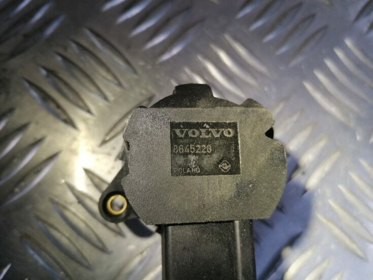 Aizdedzes slēdzenes kontakti priekš VOLVO V70 2004