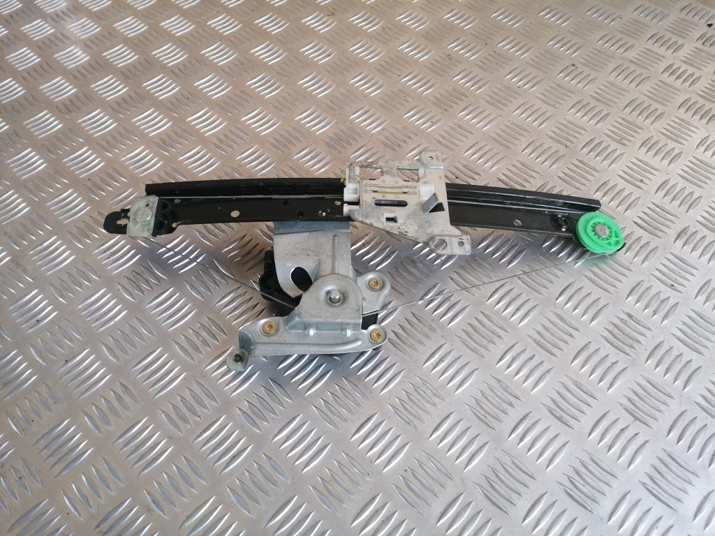 Stikla pacelšanas mehānisms aizmugurējais kreisais priekš VOLVO V70 2004 1 Stikla pacelšanas mehānisms aizmugurējais kreisais priekš VOLVO V70 2004