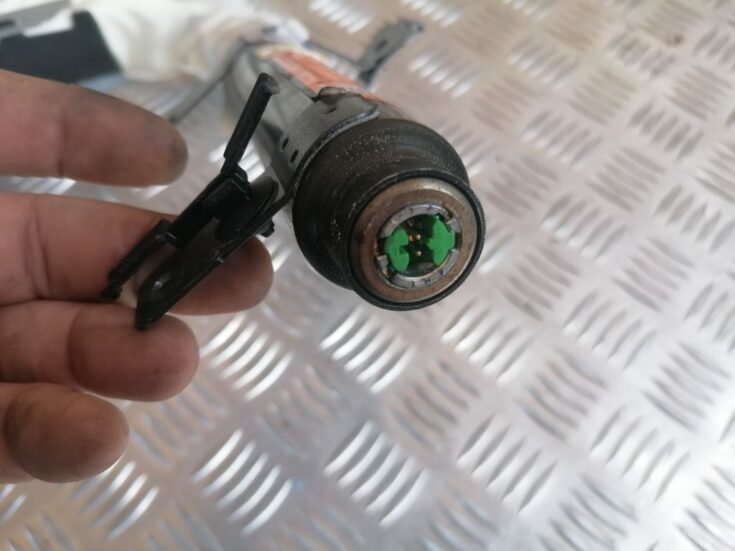 Griestu drošības spilvens, pa labi priekš VOLVO V70 2004