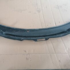 Vējstikla uzlikas (deflektora) režģis priekš VOLVO V70 2004