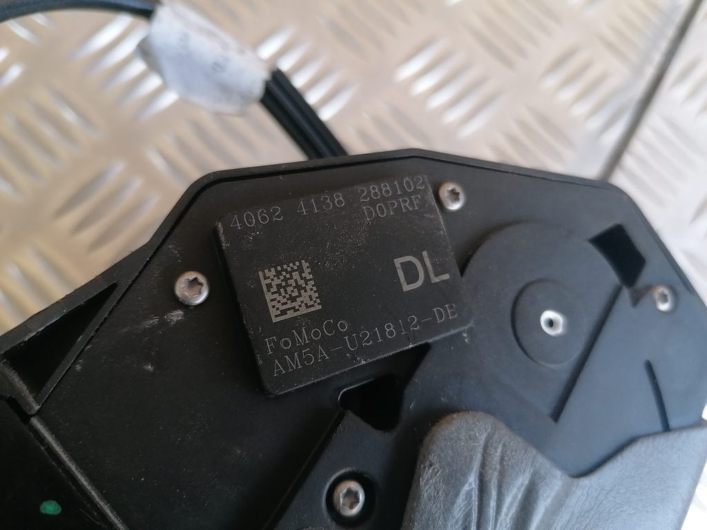 Priekšējo kreiso durvju slēdzene priekš FORD C-MAX 2011 3 Priekšējo kreiso durvju slēdzene priekš FORD C-MAX 2011