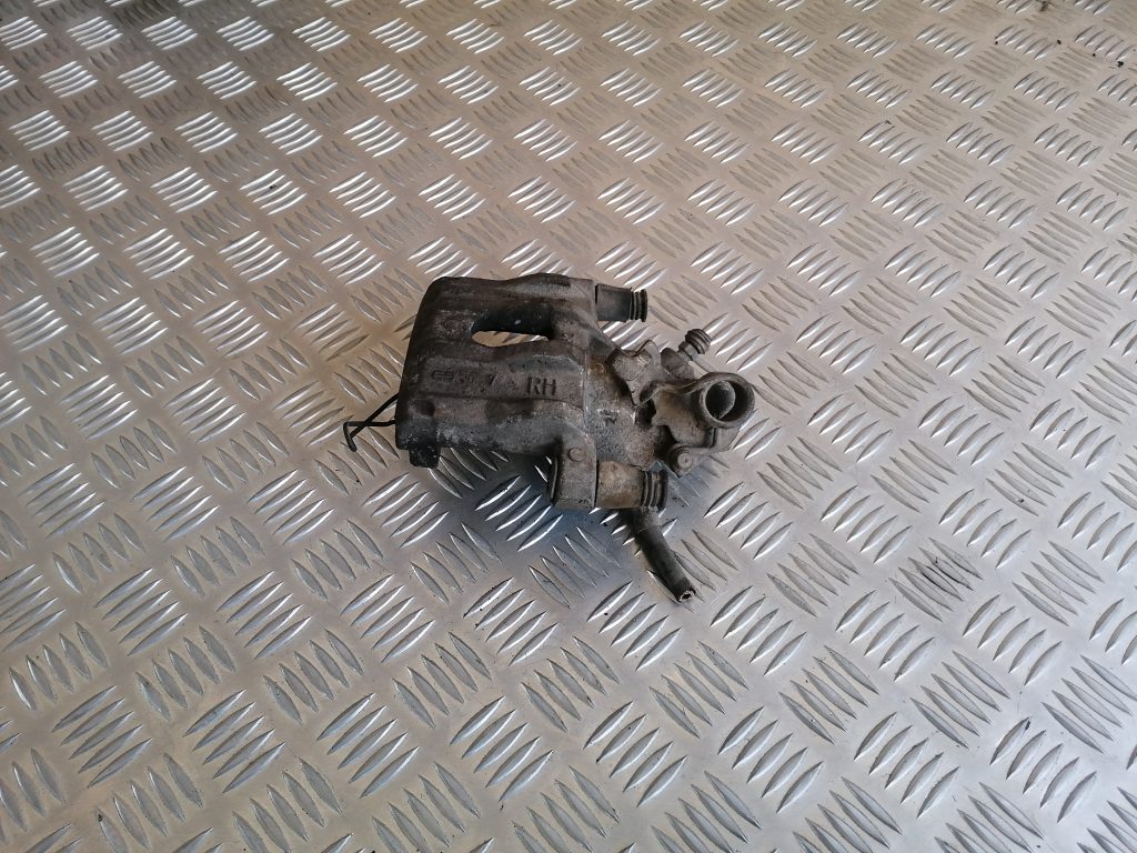 Aizmugurējais labais suports priekš FORD C-MAX 2011 1 Aizmugurējais labais suports priekš FORD C-MAX 2011