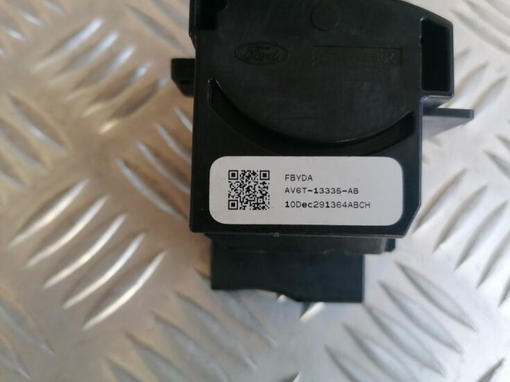 Pagrieziena rādītāju slēdzis priekš FORD C-MAX 2011