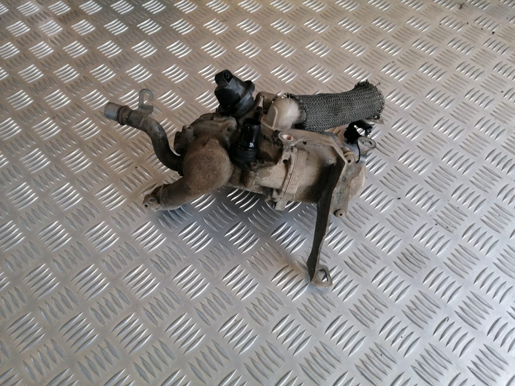 EGR vārsta dzesētājs priekš FORD C-MAX 2011 2 EGR vārsta dzesētājs priekš FORD C-MAX 2011