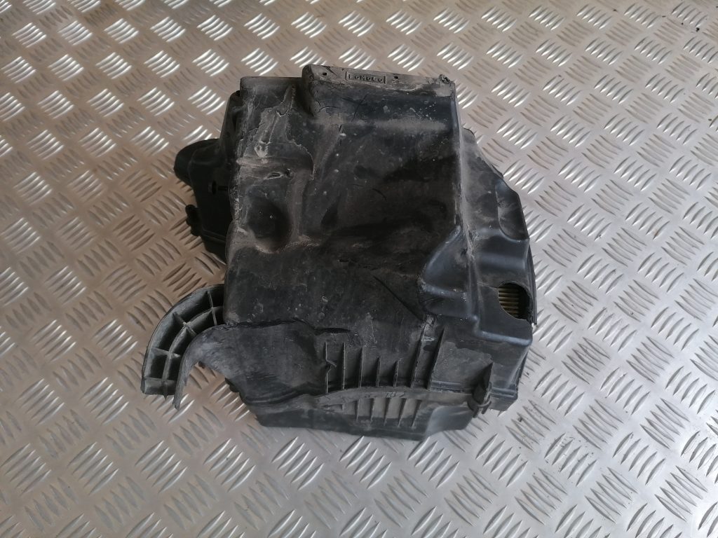 Gaisa filtra korpuss priekš FORD C-MAX 2011 2 Gaisa filtra korpuss priekš FORD C-MAX 2011