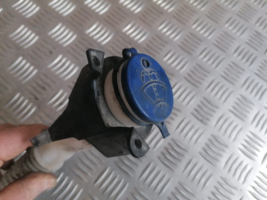 Mazgātāja šķidruma tvertnes uzpildīšanas caurule priekš FORD C-MAX 2011 3 Mazgātāja šķidruma tvertnes uzpildīšanas caurule priekš FORD C-MAX 2011