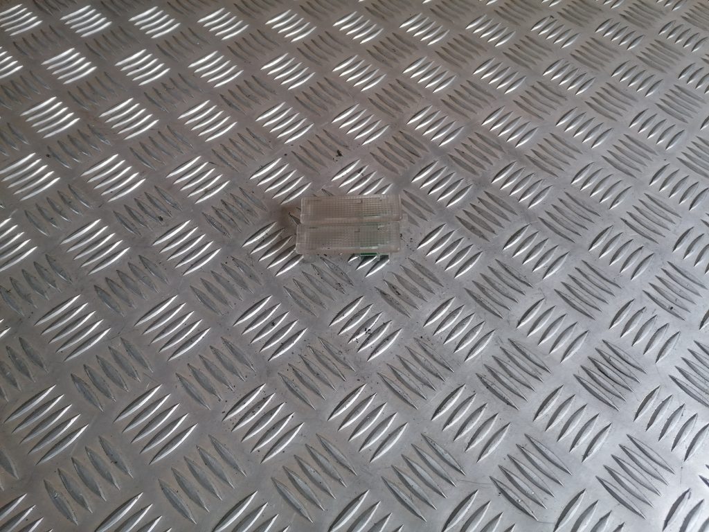 Apgaismojums zem mērinstrumentu paneļa priekš FORD C-MAX 2011 3 Apgaismojums zem mērinstrumentu paneļa priekš FORD C-MAX 2011