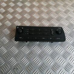 Automašīnas radio priekš SAAB 9-3 2002