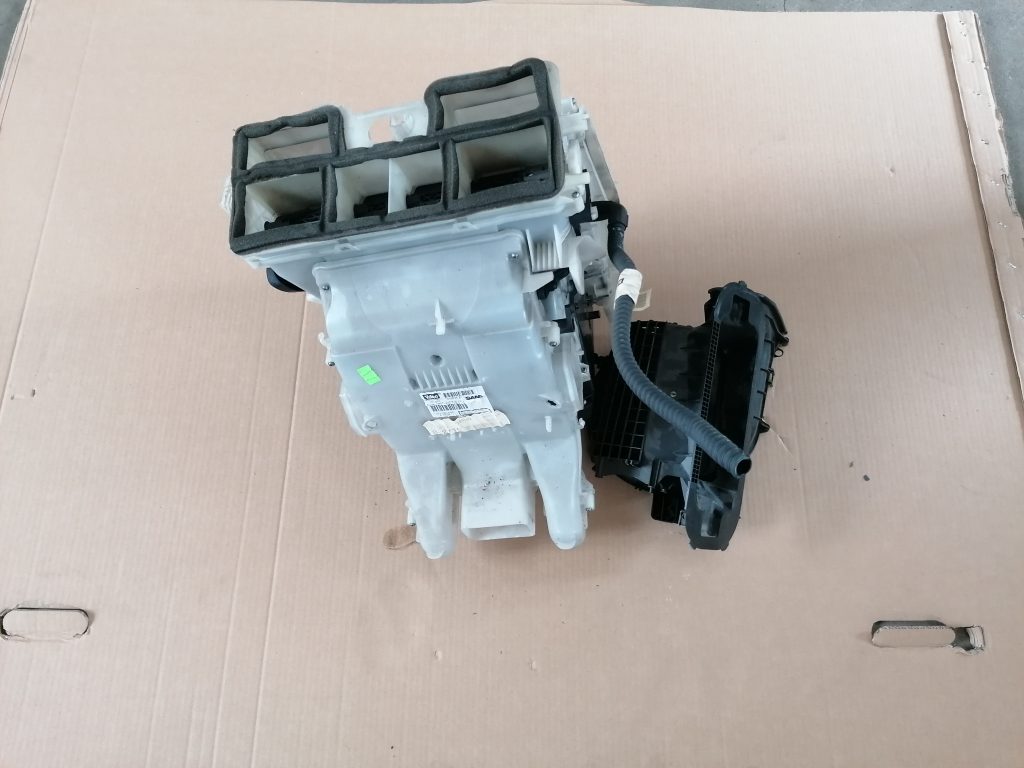 Salona sildītājs priekš SAAB 9-3 2002 2 Salona sildītājs priekš SAAB 9-3 2002