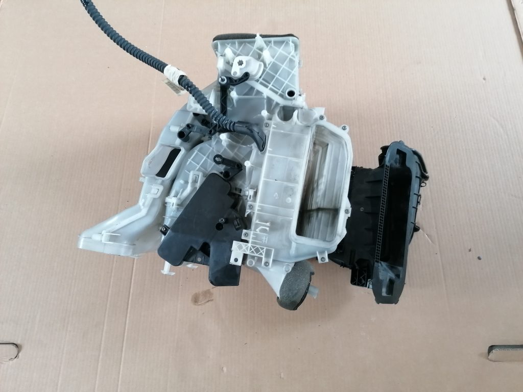 Salona sildītājs priekš SAAB 9-3 2002 1 Salona sildītājs priekš SAAB 9-3 2002