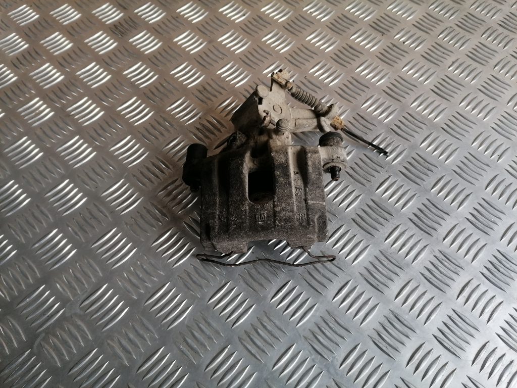 Aizmugurējais labais suports priekš SAAB 9-3 2002 1 Aizmugurējais labais suports priekš SAAB 9-3 2002