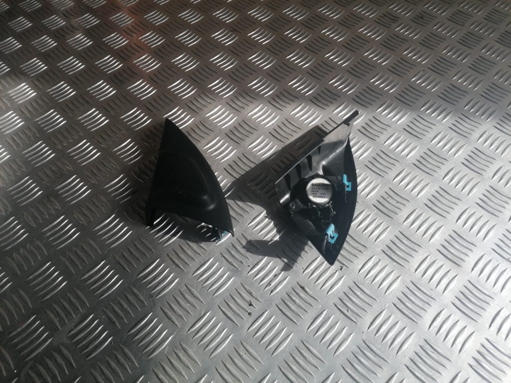 Durvju spoguļa apdares uzlika salonā (ar skaļruni) priekš VOLVO S80 2007 GREY 2 Durvju spoguļa apdares uzlika salonā (ar skaļruni) priekš VOLVO S80 2007 GREY